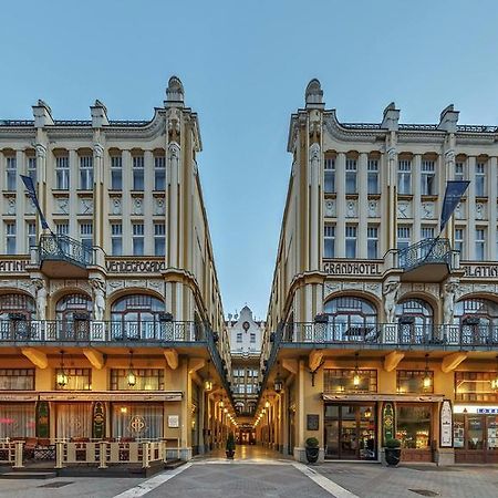 Palatinus Grand Hotel Pecs Bagian luar foto