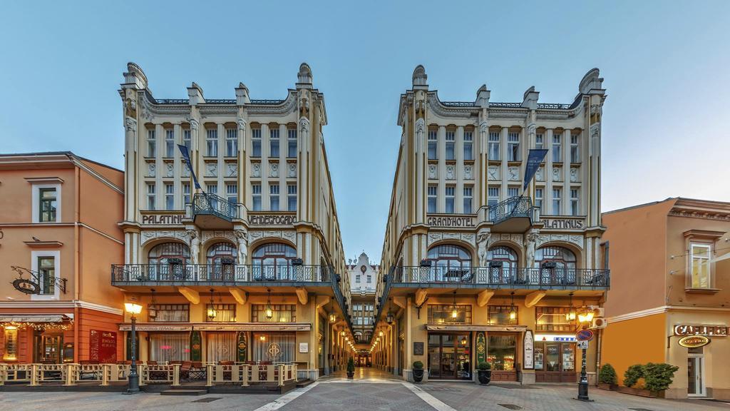 Palatinus Grand Hotel Pecs Bagian luar foto